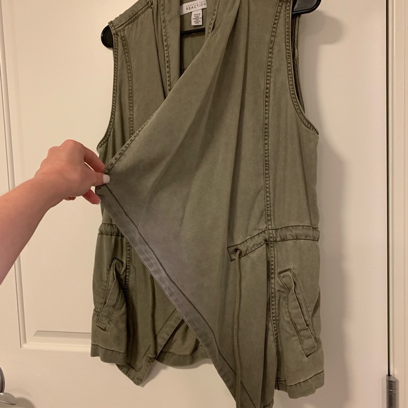 Kenneth Cole Reaction Vest - Picture 7 of 7